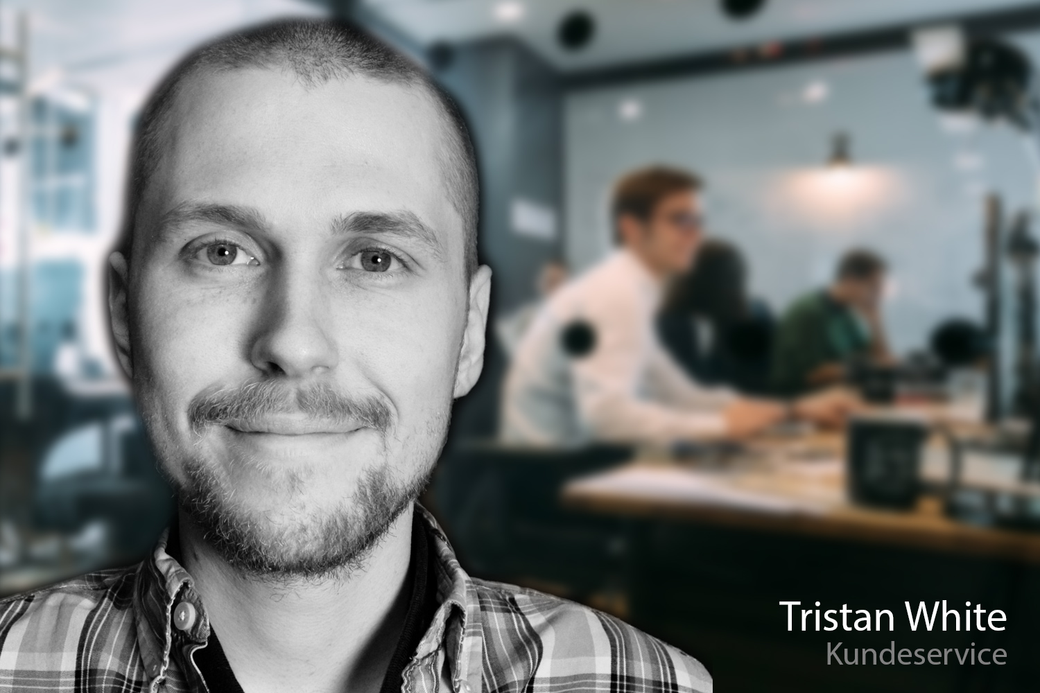 Support-medarbejder Tristan White foran kundeserivce